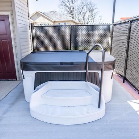 Tiny Home With Hot Tub Near Ft Leonard Wood! Waynesville 외부 사진