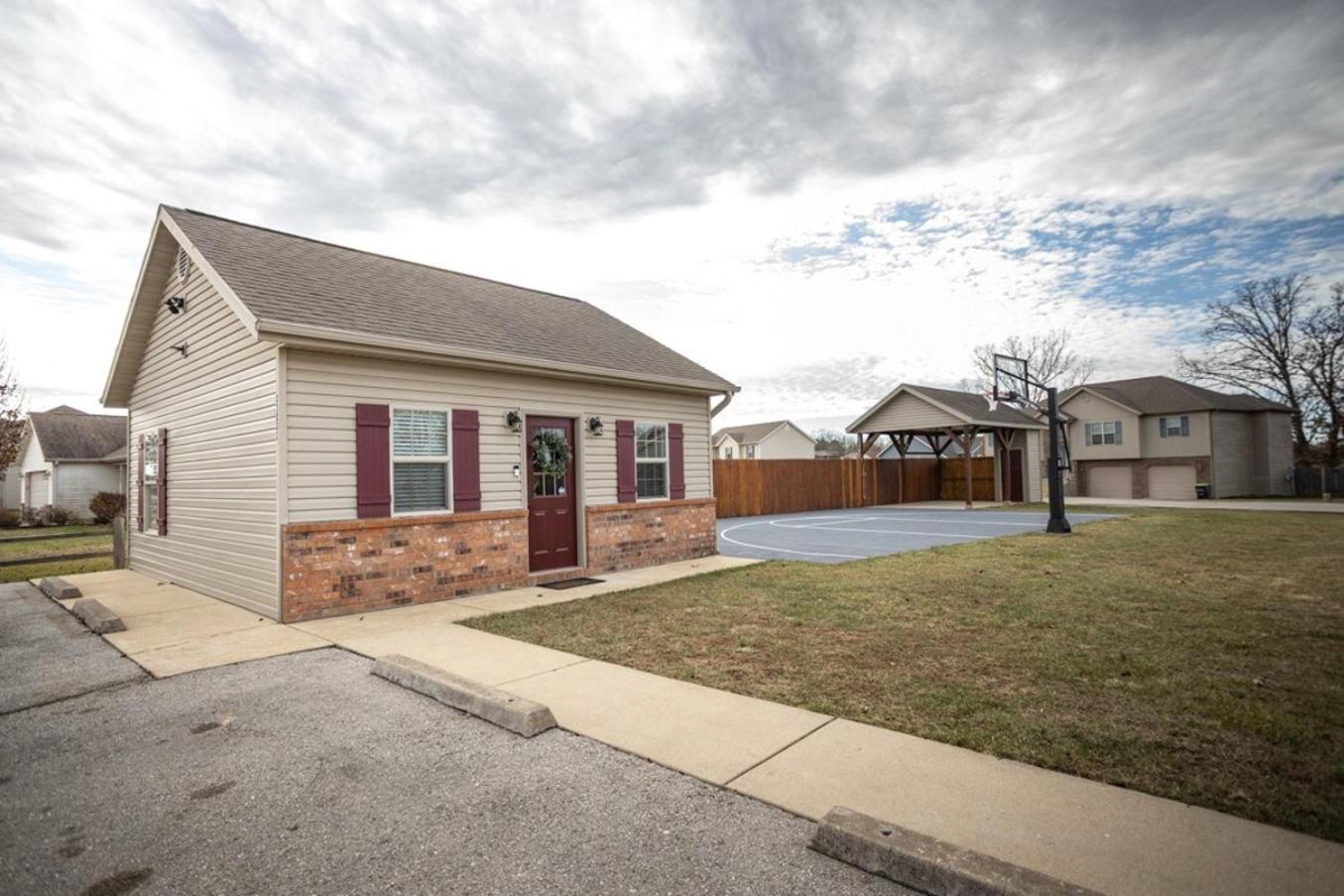 Tiny Home With Hot Tub Near Ft Leonard Wood! Waynesville 외부 사진