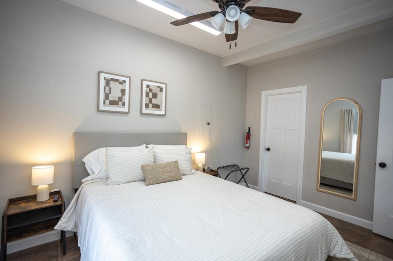 Tiny Home With Hot Tub Near Ft Leonard Wood! Waynesville 외부 사진