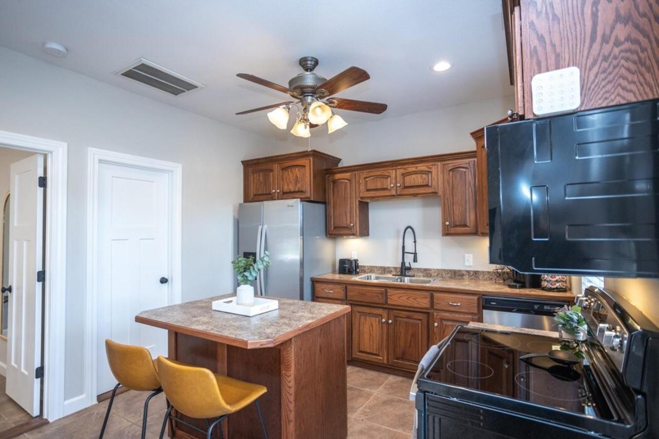 Tiny Home With Hot Tub Near Ft Leonard Wood! Waynesville 외부 사진