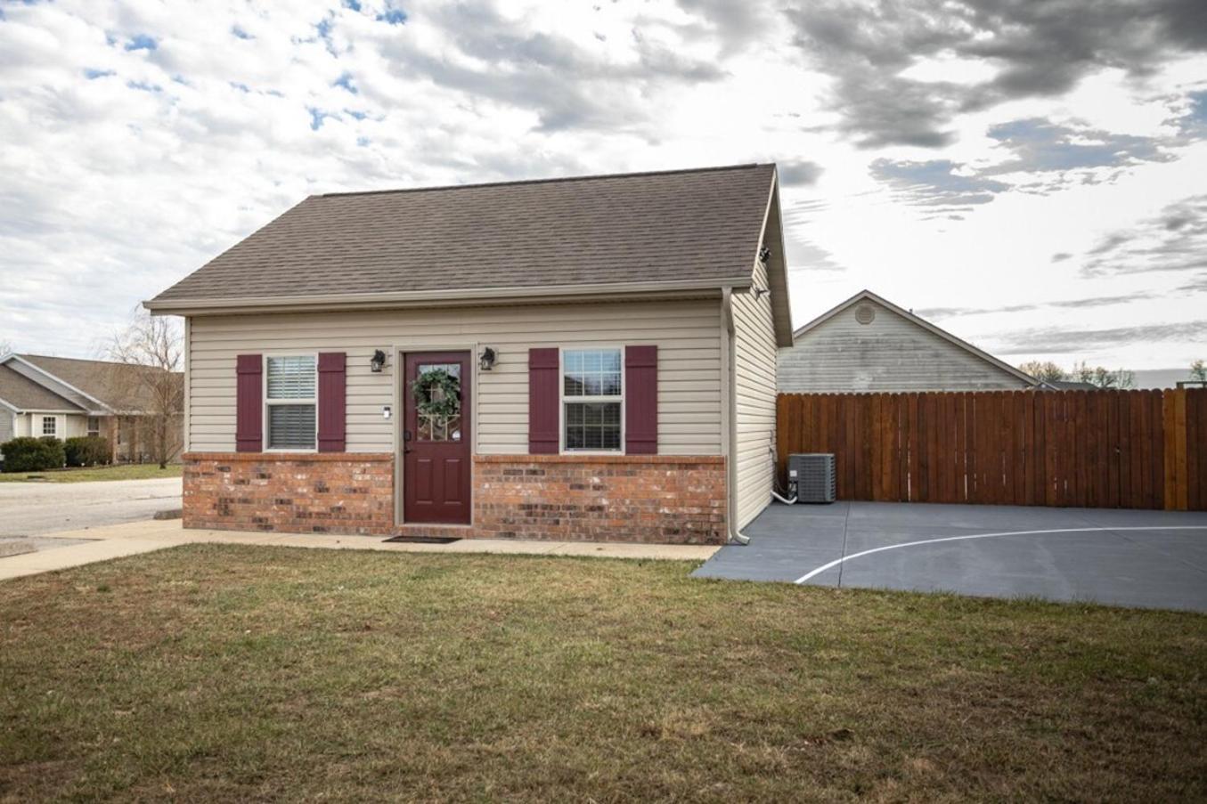 Tiny Home With Hot Tub Near Ft Leonard Wood! Waynesville 외부 사진