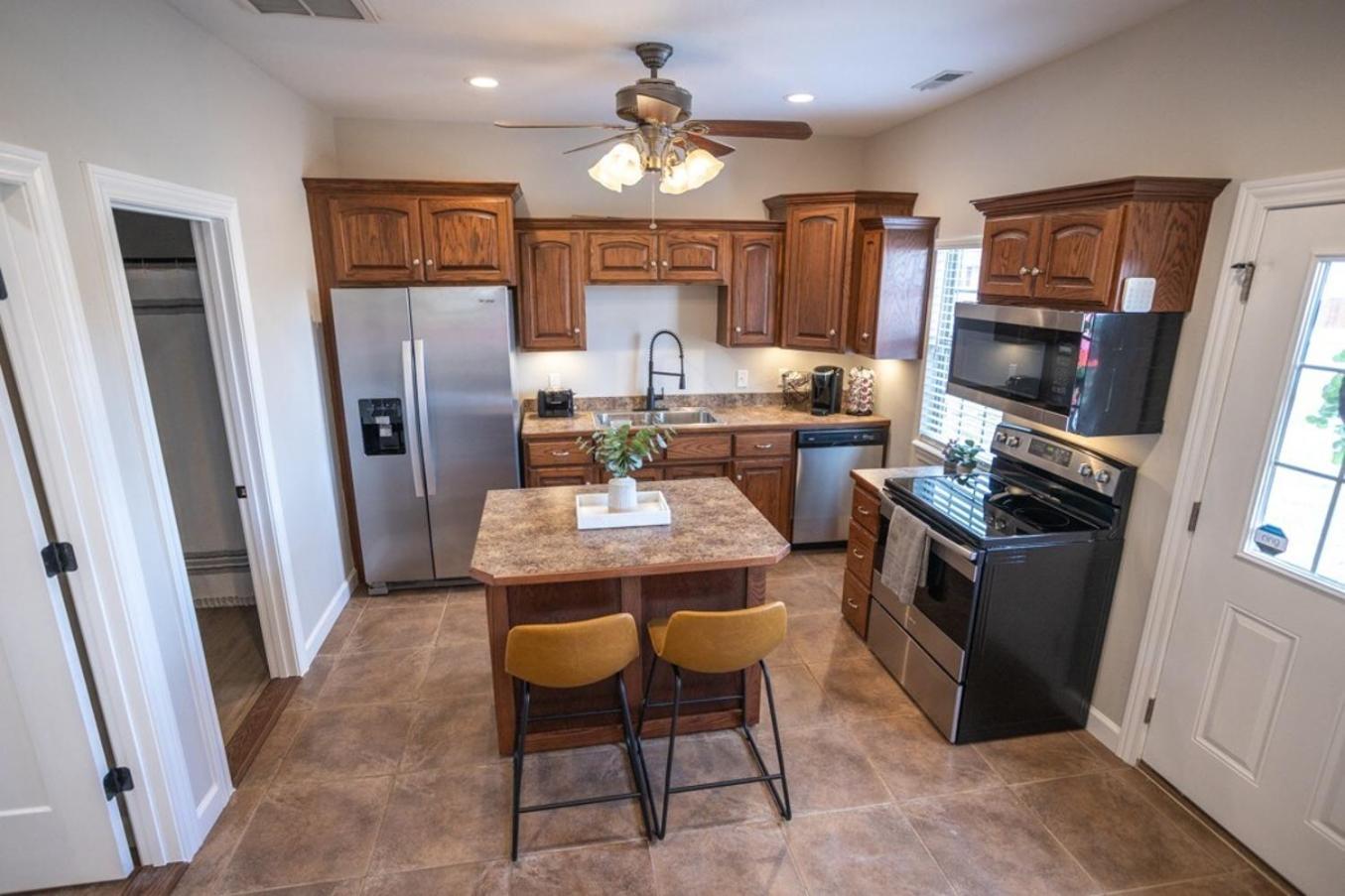 Tiny Home With Hot Tub Near Ft Leonard Wood! Waynesville 외부 사진