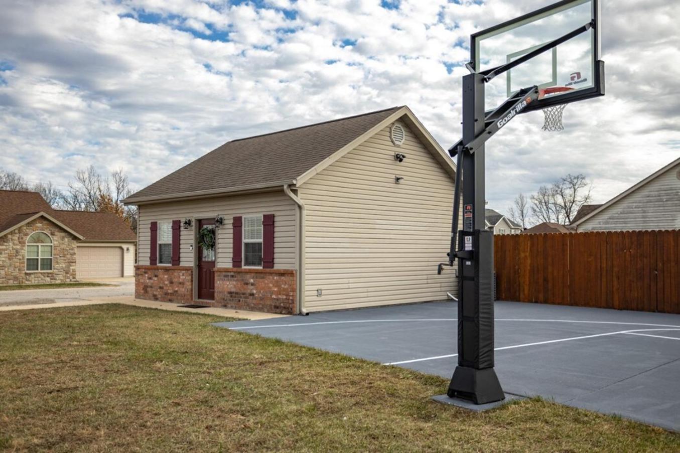 Tiny Home With Hot Tub Near Ft Leonard Wood! Waynesville 외부 사진